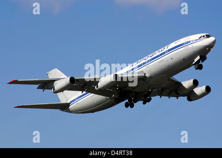 ❶　1/400　中国新疆航空 イリューシン IL-86 B-2018 Amazon | JC Wings 1:400 XX40089 Aeroflot ロシア航空 Ilyushin