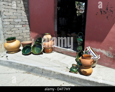 Green Pottery village “Atzompa” in Oaxaca, Mexico Stock Photo - Alamy
