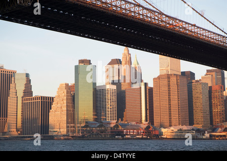 New York City skyline and bridge Stock Photo