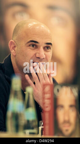 US former tennis champion Andre Agassi presents his autobiography 'Open' in Berlin, Germany, 11 December 2009. Photo: HANNIBAL Stock Photo