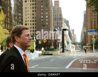 German Foreign Minister Guido Westerwelle is on his way to the 65th UN General Meeting in New York, NY, USA, 23 September 2010. Westerwelle wants to campaign for a permanent membership of Germany at the UN Security Council. Photo: HANNIBAL HANSCHKE Stock Photo