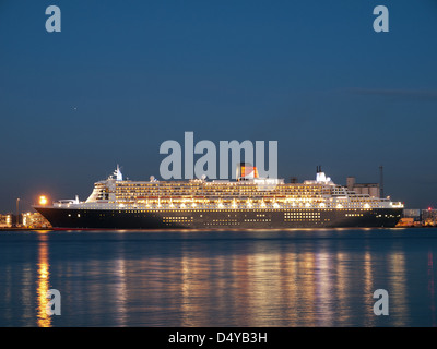 Cunard's ocean liner Queen Mary 2 berthed at the Queen Elizabeth 2 terminal Southampton Hampshire England UK Stock Photo