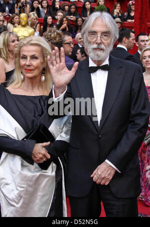 Austrian Director Michael Haneke and his wife Suzie arrive on the red carpet during the 82nd Annual Academy Awards at the Kodak Theatre in Hollywood, USA, 07 March 2010. The Oscars are awarded for outstanding individual or collective efforts in up to 25 categories in filmmaking. Photo: HUBERT BOESL Stock Photo