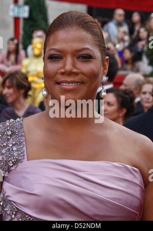 US actress Queen Latifah arrives on the red carpet during the 82nd Annual Academy Awards at the Kodak Theatre in Hollywood, USA, 07 March 2010. The Oscars are awarded for outstanding individual or collective efforts in up to 25 categories in filmmaking. Photo: HUBERT BOESL Stock Photo