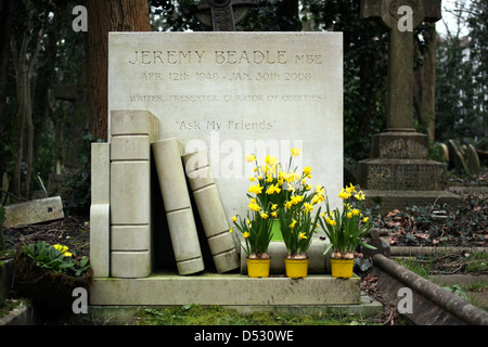 Jeremy Beadle's grave at Highgate Cemetery in London Stock Photo