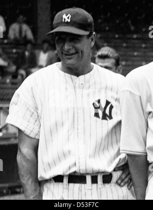 File:Baseball players Babe Ruth, Shawkey, and Lou Gehrig sitting on a  batting practice backstop on the field at Comiskey Park.jpg - Wikimedia  Commons