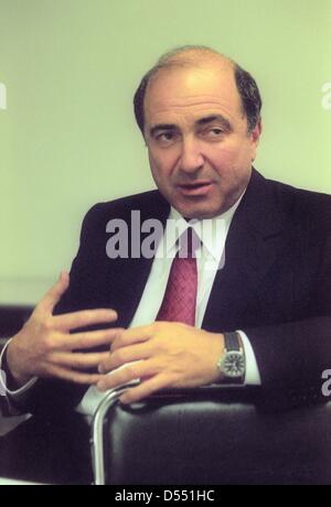 File pics: 23rd March 2013. Russian tycoon Boris Berezovsky dies in London Feb. 27, 2006 - Moscow, Russia - February 27,1999. Moscow,Russia. Pictured: Russian tycoon Boris Berezovsky at the press conference in Moscow. (Credit Image: Credit:  PhotoXpress/ZUMAPRESS.com/Alamy Live News) Stock Photo