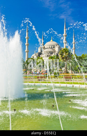 The Blue Mosque and the fountain in the Sultan Ahmet Park, Istanbul ...