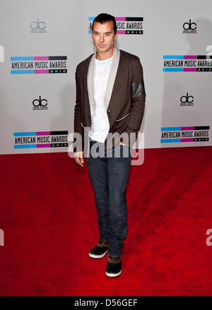 British musician Gavin Rossdale arrives for the 38th Annual American Music Awards in Los Angeles, California, USA, 21 November 2010. Photo: Hubert Boesl Stock Photo