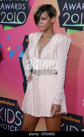Singer Rihanna arrives at Nickelodeon's 23rd Annual Kids' Choice Awards held at UCLA's Pauley Pavilion in Los Angeles, USA, 27 March 2010. Kids' top choices in television, movies, music and sports were revealed via winners' boxes that contained everything from a live animal, to a human hand, inflatable man and of course slime. Photo: Hubert Boesl Stock Photo