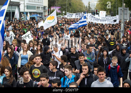 Nicosia, Cyprus. 26th March 2013.  Picture shows students marching through the centre of Nicosia towards the Presidential Palace protesting against Laiki Bank headquarters in Nicosia, Cyprus. Credit: Jeff Gilbert / Alamy Live News Stock Photo