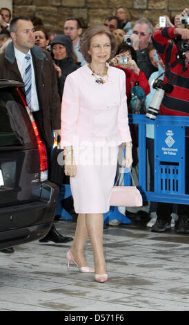 Spanish Queen Sofia arrives for the celebration of the Easter Mass at the Cathedral of Palma de Mallorca, Spain,  04 April 2010. Photo: Patrick van Katwijk Stock Photo