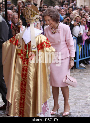 Archbishop Teodoro Murgui of Mallorca (L) welcomes   Queen Sofia to the Easter Mass at the Cathedral of Palma de Mallorca, Spain,  04 April 2010. Photo: Patrick van Katwijk Stock Photo