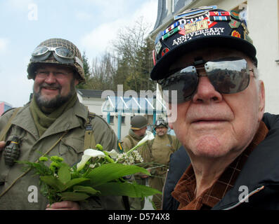 Members of WWII history clubs and WWII war veterans during a revival convoy with historic US jeeps near Pausa in the Vogtland region, Saxony, Germany, 16 April 2010. The three day tour is titled 'Liberty Convoy' and commemorates the events of the last days of WWII in the region. 'Liberty Convoy' passes through Reichenbach, Auerbach and Klingenthal in Saxony and Kraslice in the Czec Stock Photo