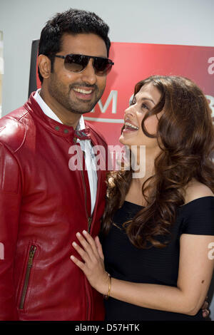 Indian actors Abhishek Bachchan (L) and Aishwarya Rai Bachchan attend the photocall of the movie 'Raavan' at the 63rd Cannes Film Festival in Cannes, France, 17 May 2010. Photo: Hubert Boesl Stock Photo