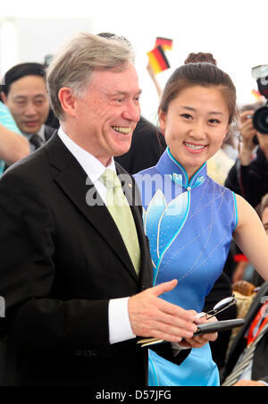 German President Horst Koehler visits the World Expo 2010 on the German National Day in Shanghai, China, 19 May 2010. Koehler is on a five-day visit to China. Photo: WOLFGANG KUMM Stock Photo