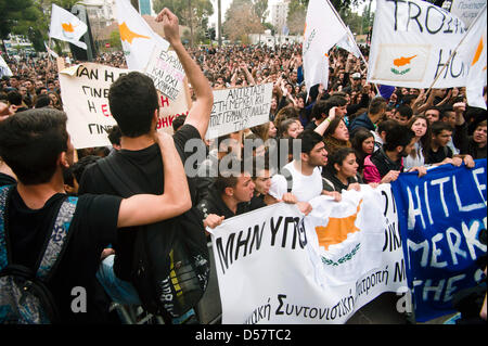 Nicosia, Cyprus. 26th March, 2013. Cypriot students shout slogans during an organised rally in Nicosia, Cyprus, 26 March 2013 in protest against the island's financial bailout conditions and knock on effects. Foto: Iakovos Hatyistavrou/dpa/Alamy Live News Stock Photo