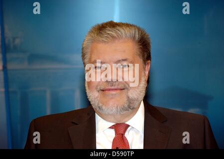 The Prime Minister of Rhineland Palatinate, Kurt Beck, (of SPD, Social Democrats), during the recording of the ZDF- political talk show 'Maybrit Illner' on the issue 'Republik in der Krise - haben wir die Politiker, die wir verdienen?' (Republic in a state of crisis - Do we have the politicians we deserve?') at the station's studio 'Berliner Zollernhof Unter den Linden', Berlin, Ge Stock Photo