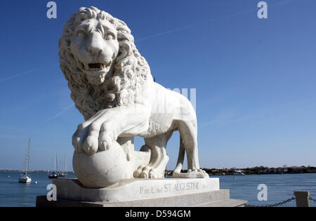 A statue of a lion, which shall remind viewers of the discovery of Florida by Juan Ponce de Leon, ispictured in St. Augustine in Florida, USA, 26 January 2013. 500 years ago, Juan Ponce de Leon was the first Euopean to set foot on the state of Florida in 1513. Photo: Christina Horsten Stock Photo