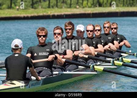 Germany's new eight oars with coxswain is presented on Dortmund-Ems-Canal in Dortmund, Germany, 16 June 2010. The pride of German rowing sports, with (L-R) coxswain Martin Saue, Sebastian Schmidt, Toni Seifert, Lukas Mueller, Richard Schmidt, Florian Mennigen, Kristof Wilke, Maximilian Reinelt and Gregor Hauffe was officially introduced to the press. Photo: BERND THISSEN Stock Photo