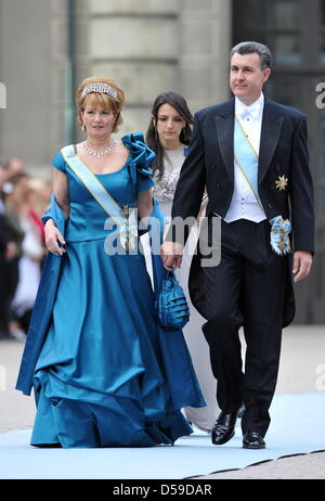 Prince Radu Duda of Romania and Princess Margareta of Romania arrive for the wedding of Crown Princess Victoria of Sweden and Daniel Westling in Stockholm, Sweden, 19 June 2010. Photo: JOCHEN LUEBKE Stock Photo