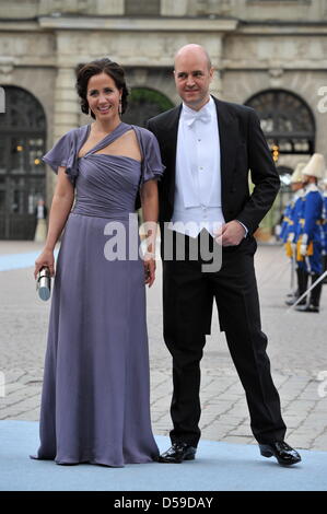 Swedish Prime Minister Fredrik Reinfeldt and his wife Filippa arrive for the wedding of Crown Princess Victoria of Sweden and Daniel Westling in Stockholm, Sweden, 19 June 2010. Photo: JOCHEN LUEBKE Stock Photo