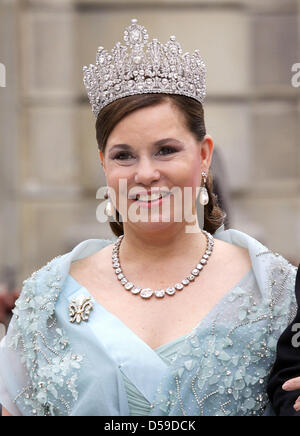 Grand Duchess Maria Teresa of Luxembourg (L) arrives in unidentified ...