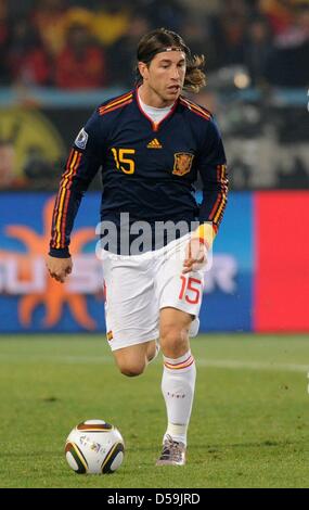 Spain's Sergio Ramos during the 2010 FIFA World Cup group H match between Chile and Spain at Loftus Versfeld Stadium in Pretoria, South Africa 25 June 2010. Photo: Marcus Brandt dpa - Please refer to http://dpaq.de/FIFA-WM2010-TC Stock Photo