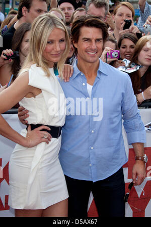 US actors Cameron Diaz and Tom Cruise attend the German premiere of 'Knight And Day' at Karlsplatz in Munich, Germany, July 21 2010. Photo: Hubert Boesl Stock Photo