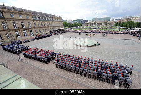Some 650 German Bundeswehr recruits stand attention during their public ...