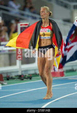 The German heptathlete Jennifer Oeser wins the bronze medal at the European Athletics Championships at Olympic Stadium Lluis Companys in Barcelona, Spain, 31 July 2010. The World Cup second from Leverkusen crowned her excellent heptathlon performance with a personal best. Photo: Rainer Jensen Stock Photo