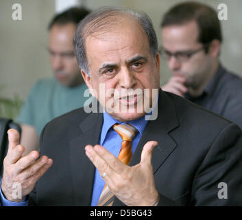Jurist Karim Popal From Bremen And Lawyer Of The Victims Of The Stock Photo Alamy