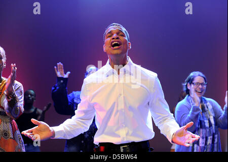 Singer Jimmie Wilson, in the role of Barack Obama, rehearses the musical 'Hope - the Obama Musical Story' at Crystal Ball Room in Karlsruhe, Germany, 15 January 2010. The musical has it's world premiere on 17 January 2010 in the Jahrhunderhalle in Frankfurt / Main and stages in two plot lines the life of Barack Obama and the social happenings through the eyes of a multicultural fla Stock Photo