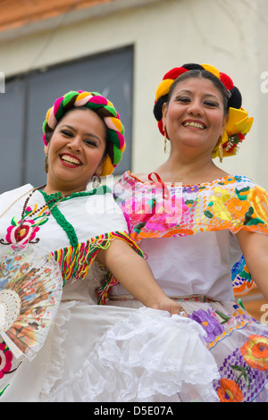 Women in traditional Mexican costume at Carnival, Veracruz, Mexico Stock Photo