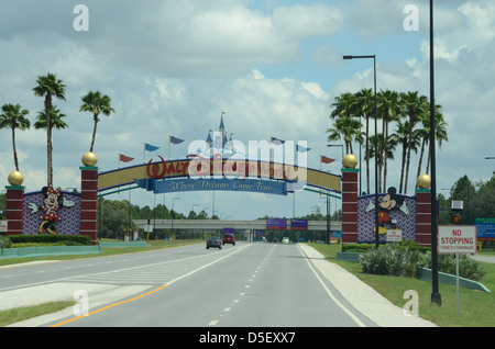 Driving through the entrance to Walt Disney World, Orlando, Florida Stock Photo
