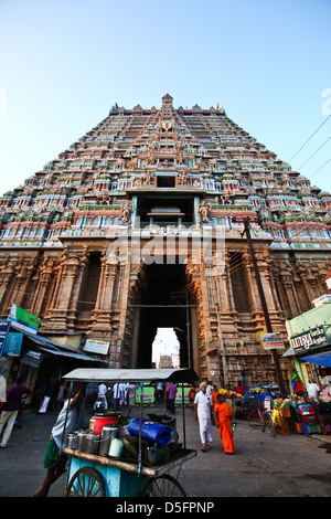 The Rajagopuram (main gopuram) at Sri Ranganathaswamy Temple, Tiruchirappalli, Tamil Nadu, India. Stock Photo