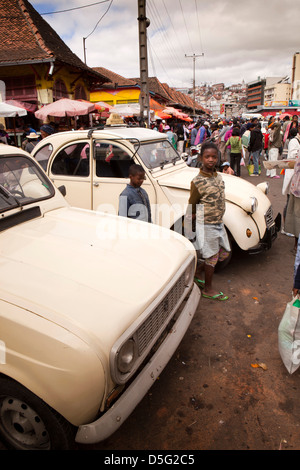 Madagascar, Antananarivo, Analakely Market, Renault 4 and Citroen 2CV taxis Stock Photo