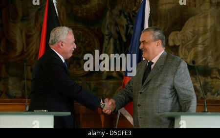 Prague, Czech Republic. 2nd April 2013. Czech Minister of Foreign Affairs Karel Schwarzenberg (right) and his Palestinian counterpart  Riyad al-Maliki are seen at a press conference in Prague, Czech Republic, April 2, 2013. (CTK Photo/Michal Kamaryt/Alamy Live News)