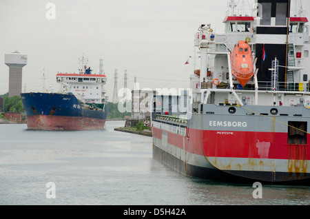 USA/Canada, Welland Canal. Ship in canal lock. Stock Photo