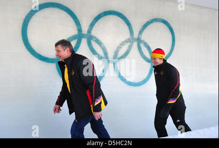 German luger Tatjana Huefner (r) and Bernhard Glass are pictured during the inspection of the ludge course on 9 February 2010 in Whistler,Canada. The 2010 Vancouver Olympics start on 12 February 2010. Photo: Peter Kneffel  +++(c) dpa - Bildfunk+++ Stock Photo