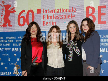 US actress Catherine Keener (L-R), US director Nicole Holofcener, US actress Amanda Peet and British actress Rebecca Hall attend the press conference on the film 'Please Give' running in the competition during the 60th Berlinale International Film Festival in Berlin, Germany, 16 February 2010. The festival runs until 21 February 2010. Photo: Hubert Boesl Stock Photo
