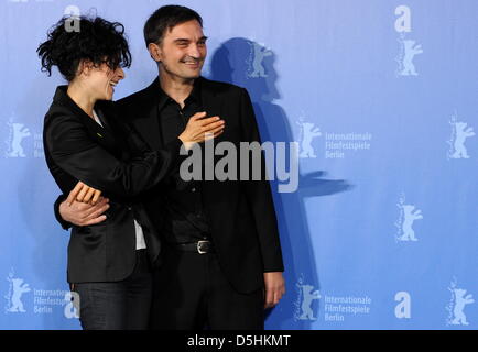 Croatian actress Zrinka Cvitesic (L) and Croatian actor Leon Lucev attend the photocall of the movie 'On the path' (Na putu) during the 60th Berlinale International Film Festival in Berlin, Germany, Wednesday, 18 February 2010. The festival runs until 21 Febuary 2010. Photo: TIM BRAKEMEIER Stock Photo