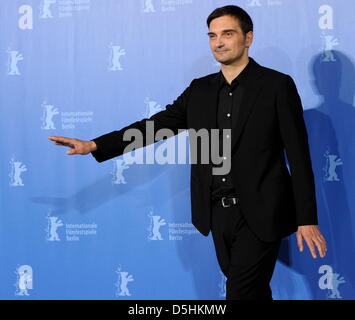 Croatian actress Zrinka Cvitesic (L) and Croatian actor Leon Lucev attend the photocall of the movie 'On the path' (Na putu) during the 60th Berlinale International Film Festival in Berlin, Germany, Wednesday, 18 February 2010. The festival runs until 21 Febuary 2010. Photo: TIM BRAKEMEIER Stock Photo