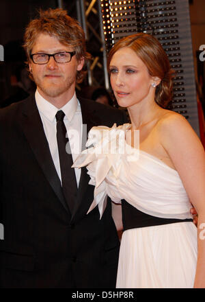 US actress Vera Farmiga and husband Renn Hawkey  arrive for the 2010 Orange British Academy Film Awards (BAFTA) held at the Royal Opera House in London, Great Britain, 21 February 2010. The BAFTAs are the biggest and most prestigious British film awards honouring British as well as international cinematic talent. Photo: Hubert Boesl Stock Photo