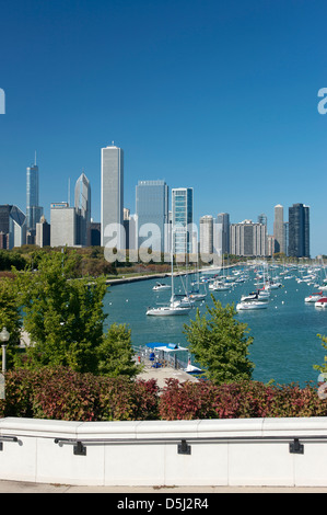 GRANT PARK LAKE SHORE SKYLINE DOWNTOWN CHICAGO ILLINOIS USA Stock Photo ...