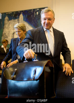 Berlin's Senator for the Interior, Frank Henkel (CDU) and director of the Berlin Office for the Protection of the Constitution, Claudia Schmid, stand next to each other at the Committee for the Protection of the Constitution at the state parliament in Berlin, Germany, 14 November 2012. After files were shred in her government agency, Schmid has now resigned from her post. Photo: Ka Stock Photo