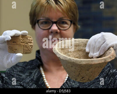 An archaic clay tablet from 3000 BC, which was used ...