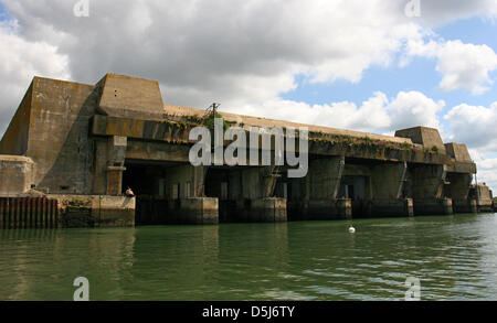 (FILE) An archive photo dated 07 August 2009 shows the submarine dock Keroman 3 is pictured in the port of Lorient, France. The port of Lorient was used as a submarine base from 1940 until 1944 by the German Navy and was the largest German submarine base during World War II. After the war, the French marines used the facility until 1997. Photo: Daniel Karmann Stock Photo