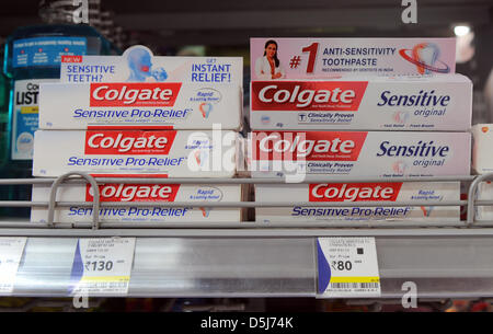 View of products offered in a supermarket of the Indian supermarket chain 'Reliance Fresh' in Jaiput, India, 16 November 2012. The discounter chain runs around 1,000 shops throughout India. Photo: Jens Kalaene Stock Photo