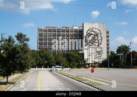 Ministry of the Interior In Revolution Square With The Famous Portrait Of Che Guevara Made From Metal Stock Photo